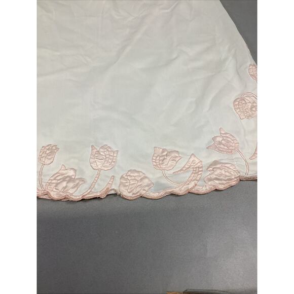 Odette Barsa Cream Colored Slip With Light Pink Embroidered Flowers - Medium - Picture 5 of 11